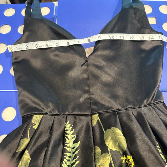 Sherri Hill Black floral plunge fit flare mini dress womans size 4‎ - Picture 12 of 16